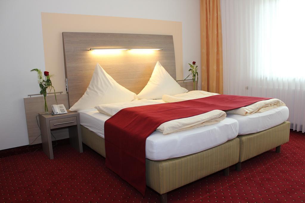 Hotel Buegener 그로나우 외부 사진
