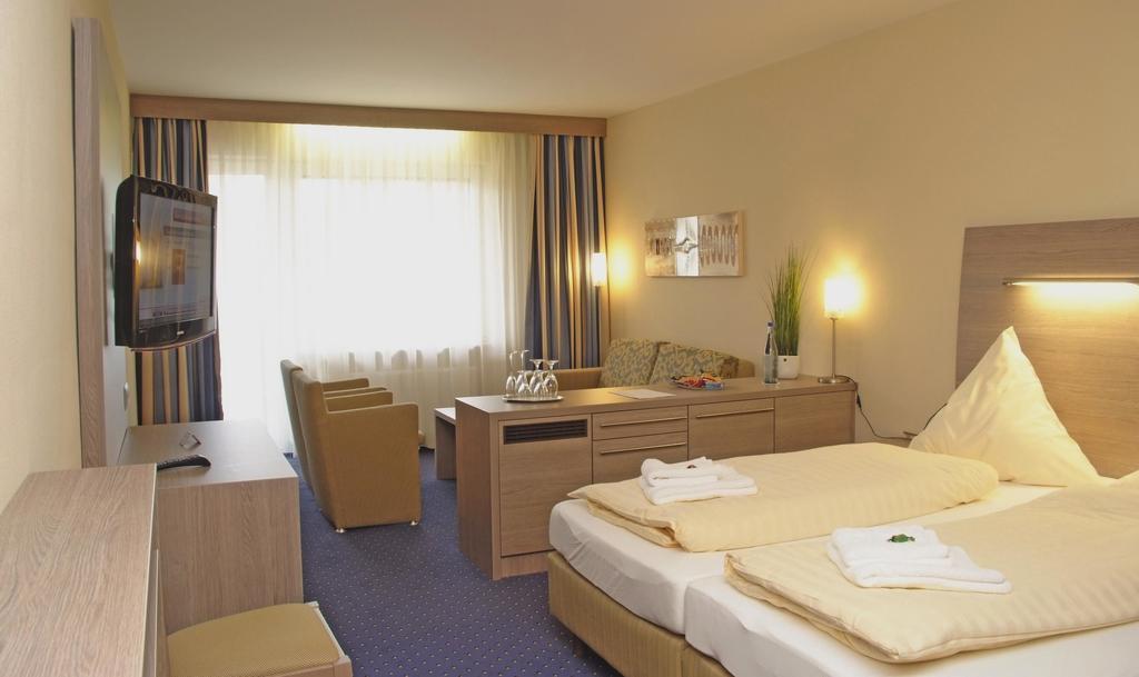 Hotel Buegener 그로나우 객실 사진