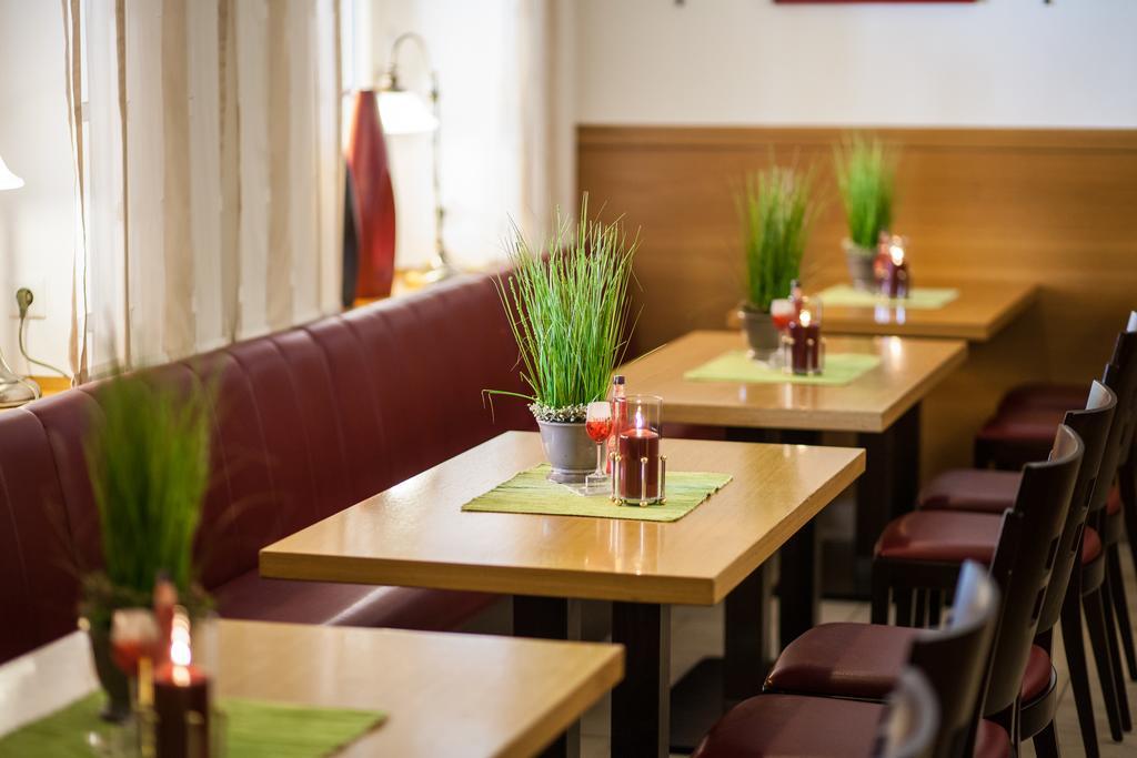 Hotel Buegener 그로나우 외부 사진